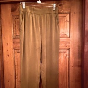 High waisted RVCA pants with pockets.